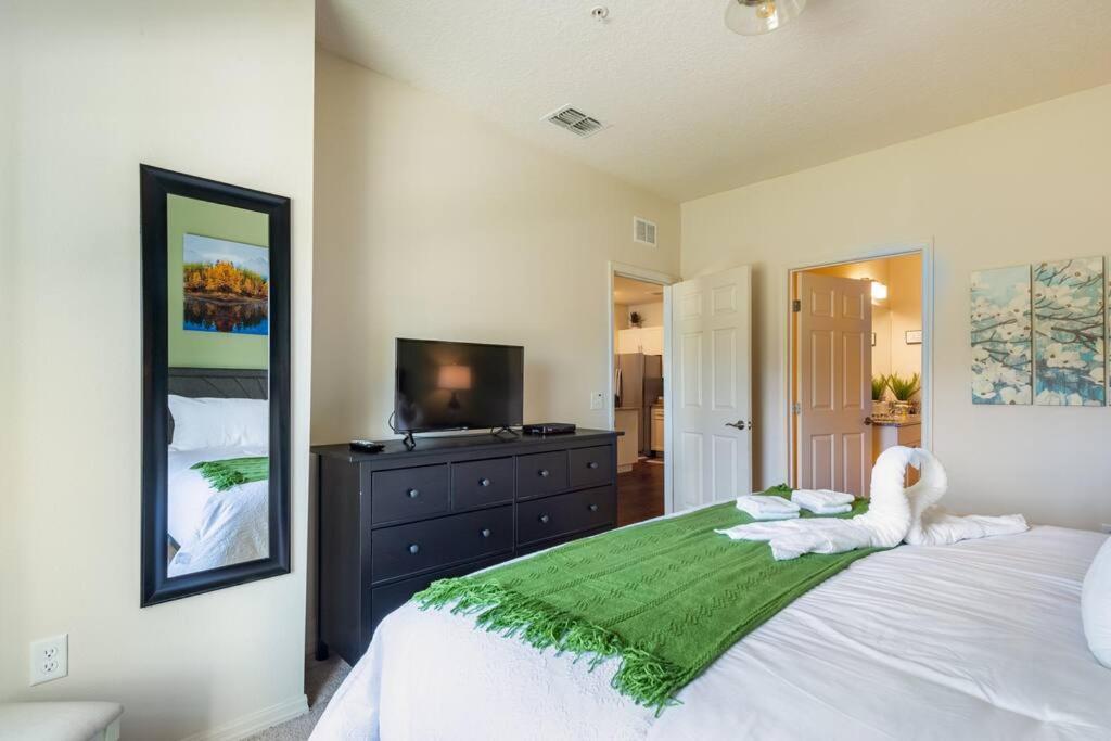 Super Comfy And Spacious 3 Bedroom 10 Minutes From Disney, With Major Shopping 4 Minutes Away คิสซิมมี ภายนอก รูปภาพ