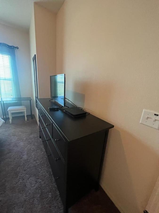 Super Comfy And Spacious 3 Bedroom 10 Minutes From Disney, With Major Shopping 4 Minutes Away คิสซิมมี ภายนอก รูปภาพ